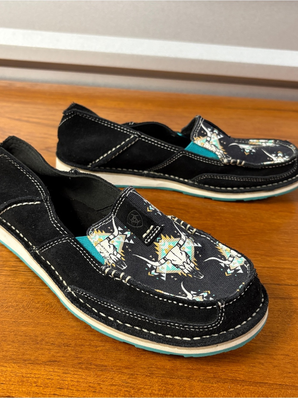 Ariat Women Rustic Southwest Steer Head Cruiser Slip On Moc Loafer Size 9